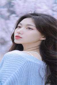 穿书后，专心搞事业的我人设崩了