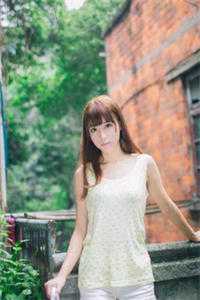 女扮男装，勇闯男校的女王陛下