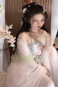 冲上热搜后，疯批大佬全网寻人