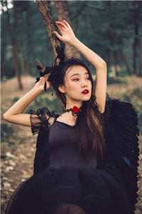 太惹火，闪婚糙汉队长后五年抱三
