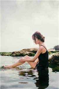 山村傻医俏村妇