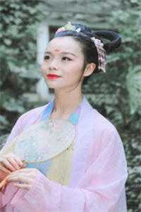 重生团宠：白夫人太A了