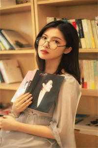 被退婚后，她转身公开婚讯入豪门