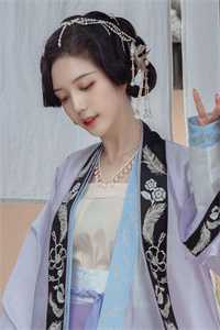 强吻女师尊后,她为我强行续命