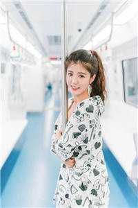 撞见天子后，她被宠爆后宫
