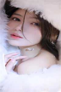 顶流女王怀里的病娇莫少脸又红了