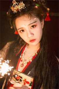 穿成霸总妻，我炮灰碾压女主角！畅销巨作