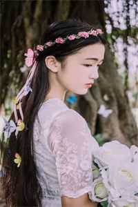 趁商业女王青涩，我要压她一筹！精选小说