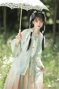 穿成霸总妻，我炮灰碾压女主角！精品阅读