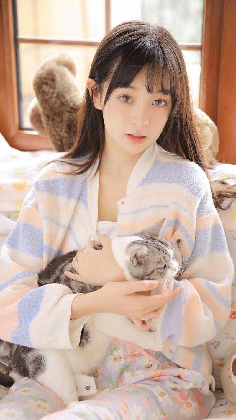畅销巨作婚后，军官大佬喊我小祖宗