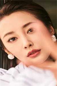 小说开局流放带着系统和嫂子去种田