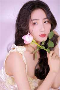 我把你当姐妹，你却说姐妹你好香