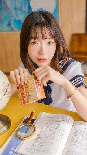 踹掉渣男后，炮灰女配赢麻了