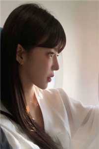 畅销书目女儿出车祸，老公在给白月光儿子过生日