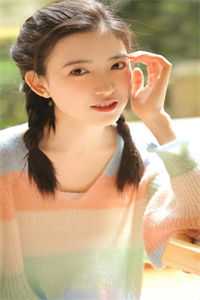 畅销小说女友穿着婚纱去看男神演唱会