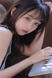 小说穿成明君心尖宠，众妃谄媚我开摆(赵无眠英琼楼)