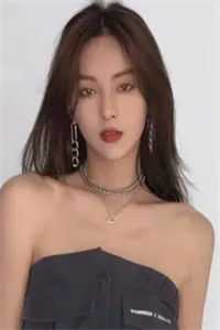 叶霜叶啸天写的小说穿成炮灰病美人靠摆烂娃综爆火全文阅读