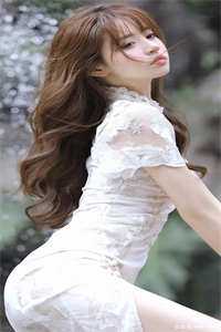 重生后，我靠氪金云养未来女帝全文