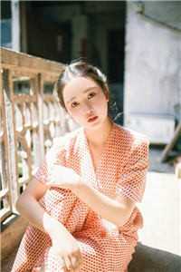 亲女儿打工捡废品，我送养女大学深造推荐