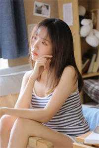 发现相恋十年男友的订婚后，我舍弃一切离开免费看
