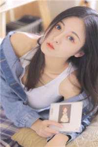 和姐姐海上遇险，爸爸在陪小女友玩冲浪小说