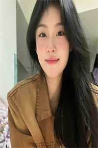 在讨薪父亲手里，我看到了送男友的围巾无删减