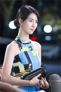 后妈想抢赡养费，我反手让她家破人亡文章