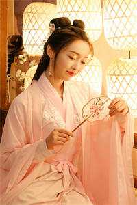 未婚妻巴结竹马，最后才知我是隐世家族精选