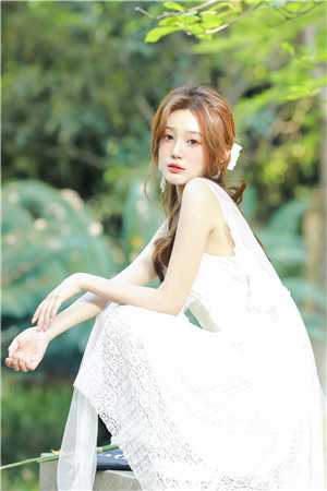 老婆助理当众逼我裸奔，我选择离婚C400全新