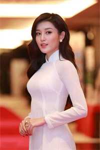 我替闺蜜入狱三年，她却转身霸占公司抢我丈夫全新