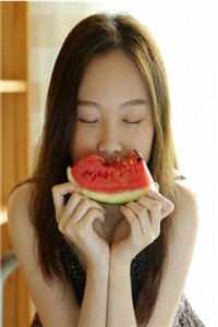 不再鸡娃后，女儿要换妈妈精彩