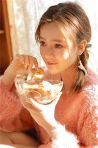 鸠占鹊巢的养女逼我女儿退学后，我怒了在线看