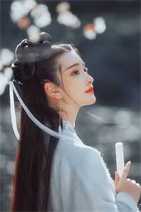 妇女节，我收到丈夫和女学生婚纱照全新