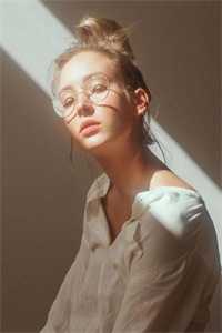 纯情老婆要给董事长当干女儿，我选择成全新书