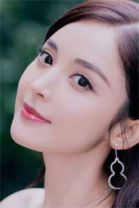 我是村里唯一的大学生，被人贩子卖回村里免费看