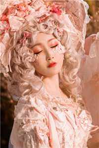重回盲盒选妻当天，我另为他人点天灯后白月光悔疯了在线看