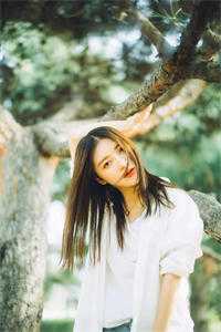爸妈给女婿的传家玉牌，被丈夫戴在了秘书的狗身上完整