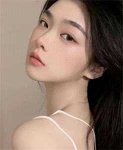 梨花落落风轻尘笔趣阁