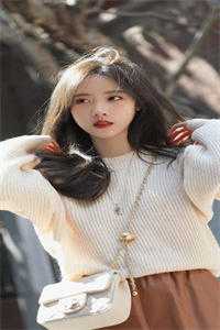 出国后，妻子找上成了钢琴家的女儿完整