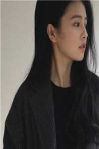 被穿越女凌虐后，皇后娘娘造反了免费看
