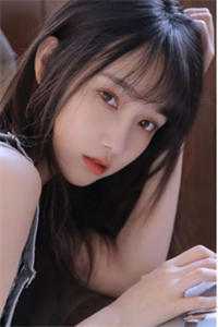 穿状元马褂陪女儿高考，却家破人亡爆火全网