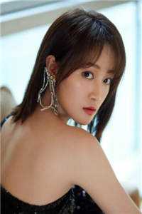 未婚妻与亲爹官宣，我转身娶了京城富婆爽文
